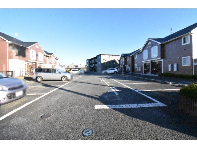 ��ʌ�����s�厚�����̃A�p�[�g�̒��ԏ�