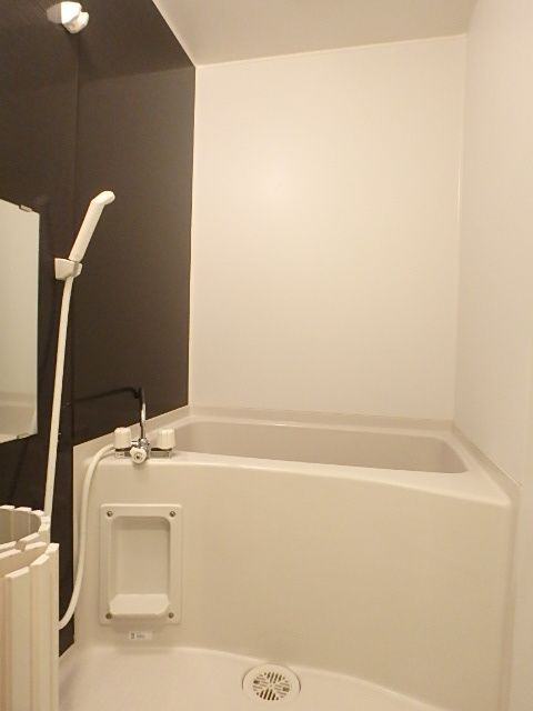 ��ʌ�����s�厚�����̃A�p�[�g�̃o�X