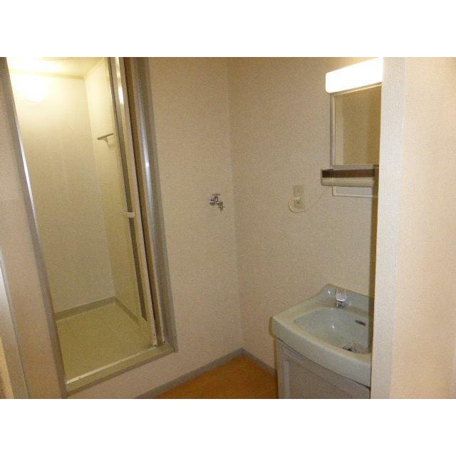 ��ʌ�����s�{���U���ڂ̃A�p�[�g�̐��ʏ�