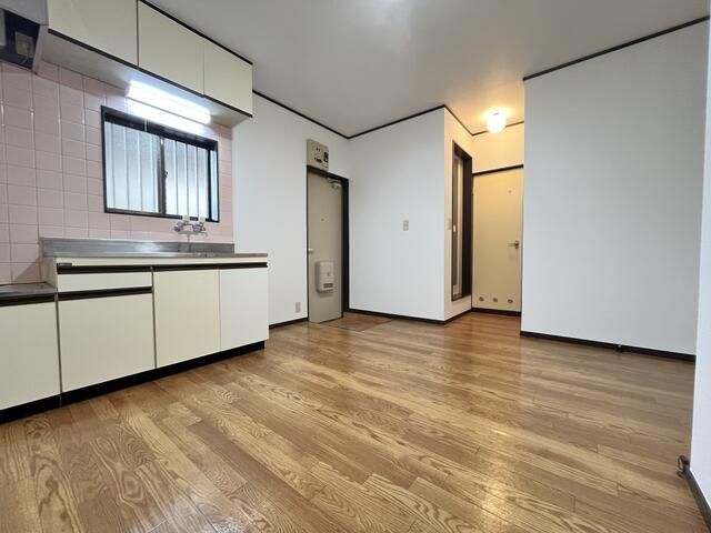 ��ʌ��������܎s��{��听���Q���ڂ̃A�p�[�g�̃L�b�`��