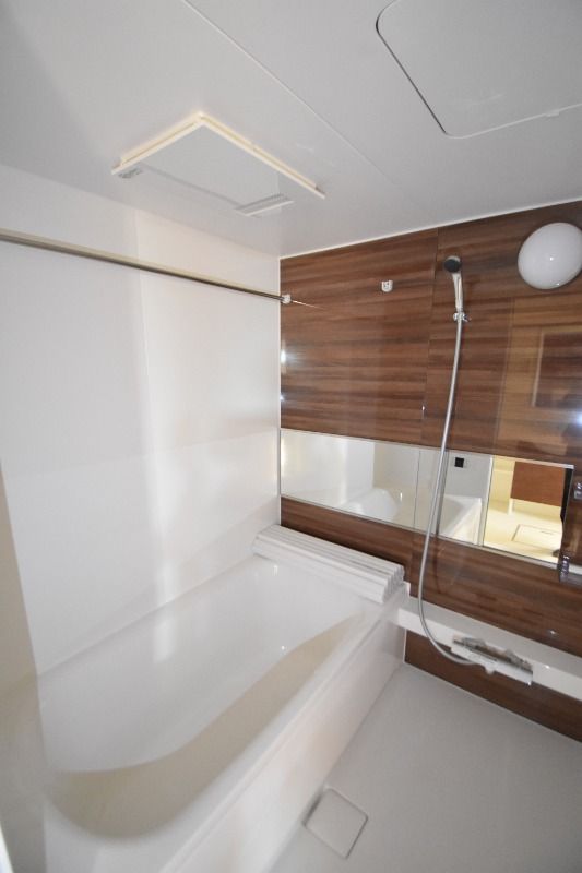 ��ʌ��k�����S�ɓޒ��h�R���ڂ̃A�p�[�g�̃o�X