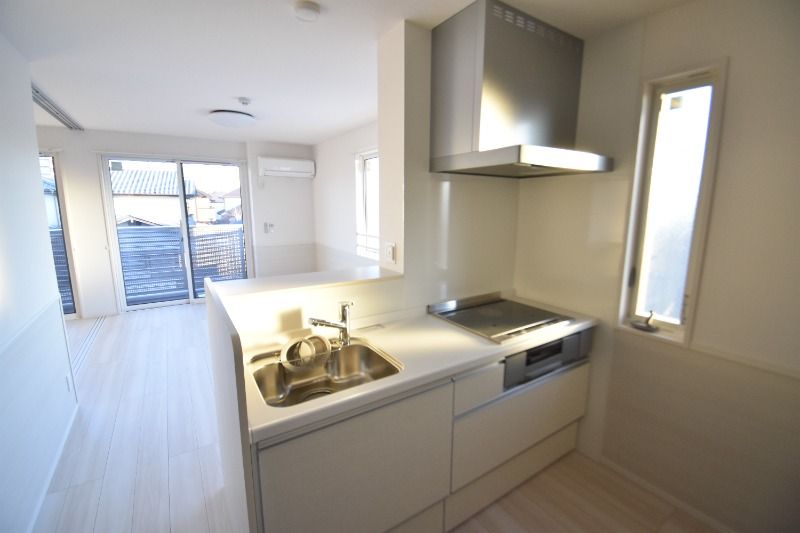 ��ʌ��k�����S�ɓޒ��h�R���ڂ̃A�p�[�g�̃L�b�`��