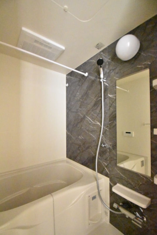 ��ʌ�����s�����R���ڂ̃A�p�[�g�̃o�X