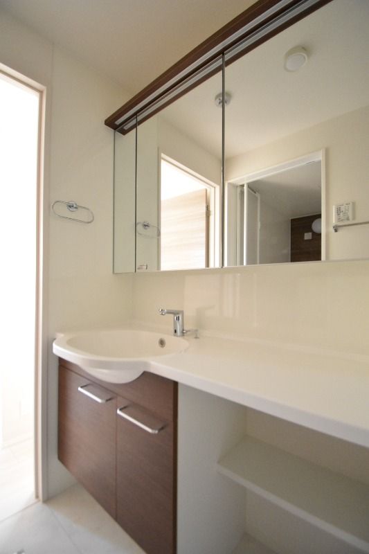 ��ʌ��k�����S�ɓޒ��h�R���ڂ̃A�p�[�g�̐��ʏ�