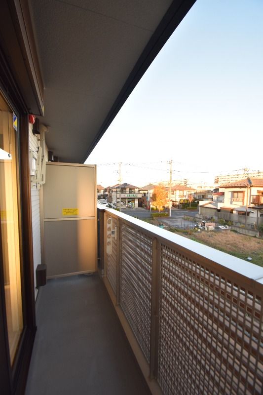 ��ʌ��k�����S�ɓޒ��h�R���ڂ̃A�p�[�g�̃o���R�j�[