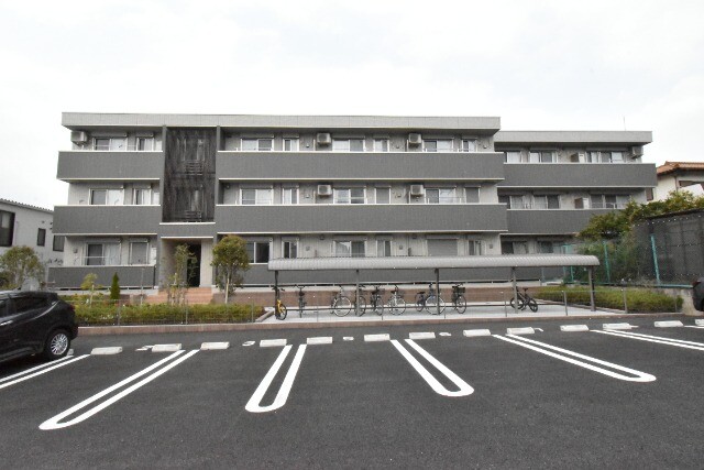 ��ʌ��������܎s�k����i���Q����1298-5�̃A�p�[�g�̌����O��