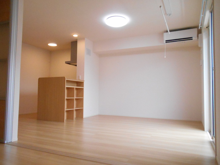 ��ʌ�����s�厚�����̃A�p�[�g�̋��ԁE���r���O