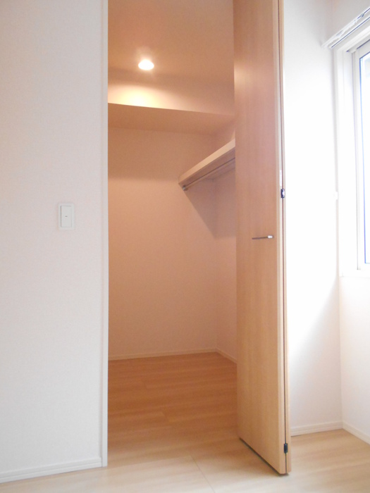 ��ʌ�����s�厚�����̃A�p�[�g�̎��[