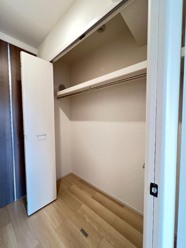 ��ʌ��������܎s�΋�厚���̃A�p�[�g�̎��[