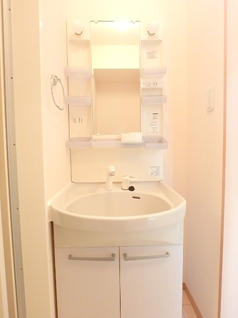 ��ʌ��������܎s�k��y�C���P���ڂ̃A�p�[�g�̐��ʏ�