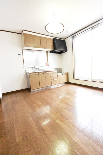 ��ʌ��������܎s��{��x�̓����P���ڂ̃A�p�[�g�̋��ԁE���r���O