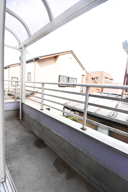 ��ʌ��������܎s��{��x�̓����P���ڂ̃A�p�[�g�̃o���R�j�[