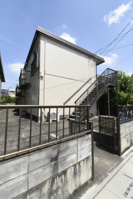 ��ʌ��������܎s�����擌��{�V����22-11�̃A�p�[�g�̌����O��