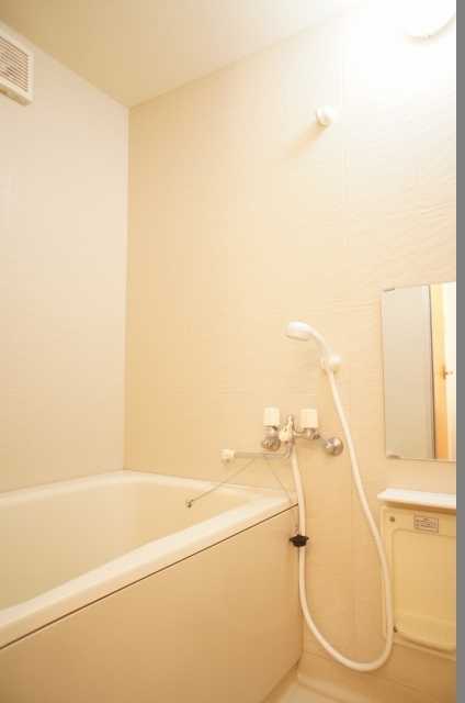 ��ʌ��������܎s����厚���m��̃A�p�[�g�̃o�X