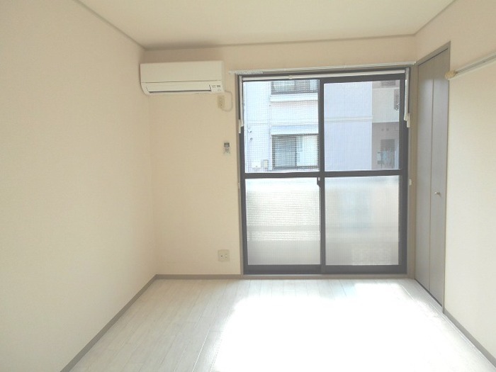 ��ʌ��������܎s�΋�厚�����̃A�p�[�g�̋��ԁE���r���O