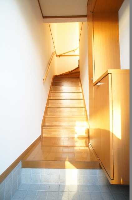 ��ʌ��������܎s����厚���m��̃A�p�[�g�̌���