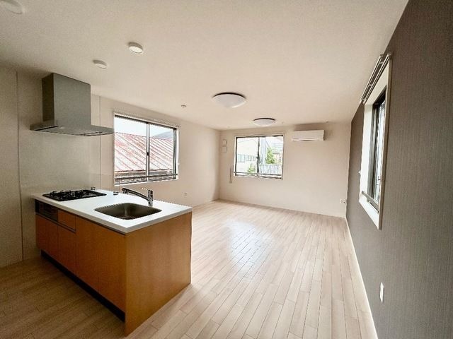 ��ʌ��t�����s���ǂ̈�ˌ��Ă̋��ԁE���r���O