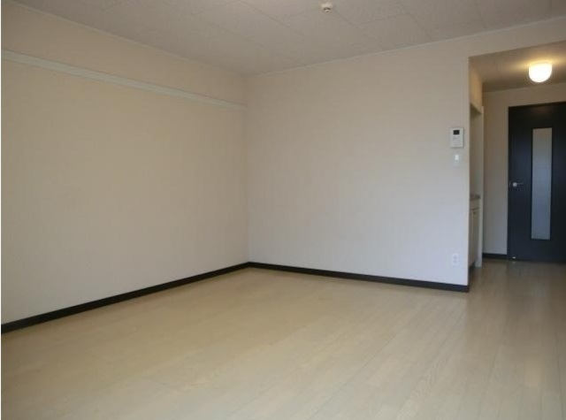 ��ʌ�����s��ԑ�Q���ڂ̃A�p�[�g�̂��̑������E�X�y�[�X