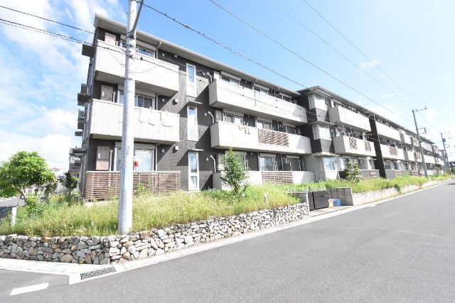 ��ʌ��z�J�s���C�N�^�E���U����35-11�̃A�p�[�g�̌����O��