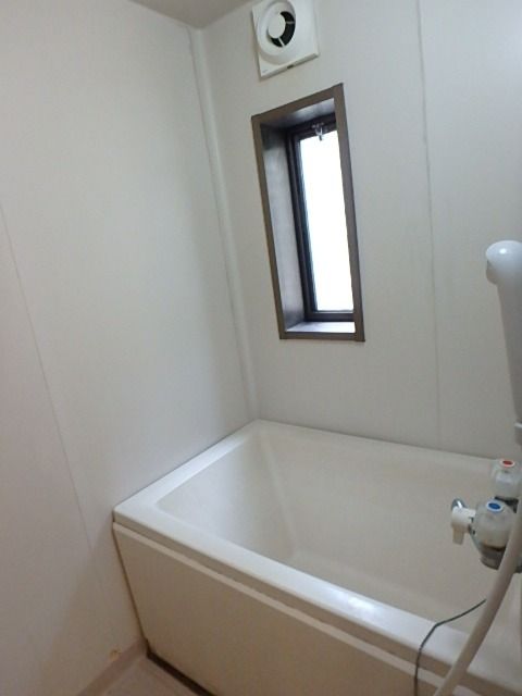 ��ʌ��������܎s��{��k�ܒ��Q���ڂ̃A�p�[�g�̃o�X