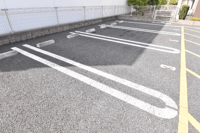 ��ʌ��z�J�s���C�N�^�E���Q���ڂ̃}���V�����̒��ԏ�