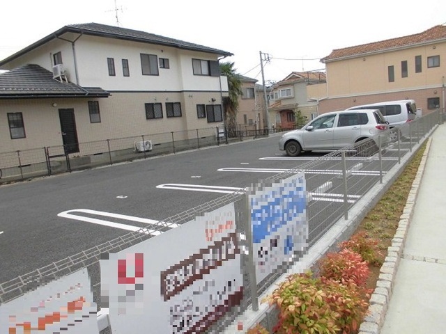 ��ʌ��������܎s����厚���L�̃A�p�[�g�̒��ԏ�