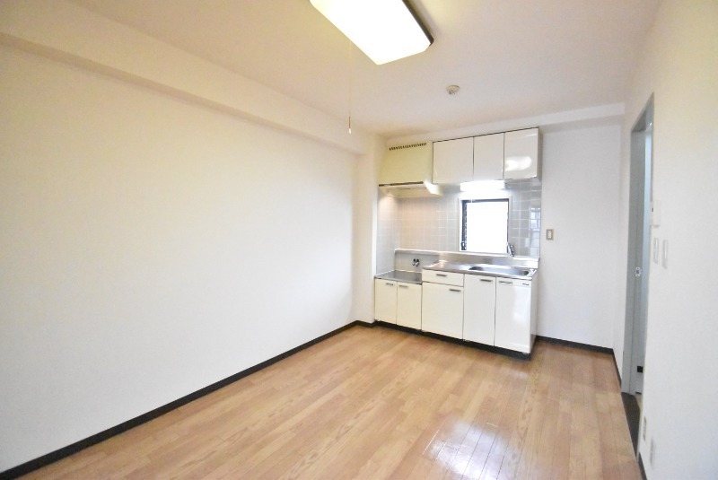 ��ʌ�����s�˒˓��P���ڂ̃}���V�����̋��ԁE���r���O