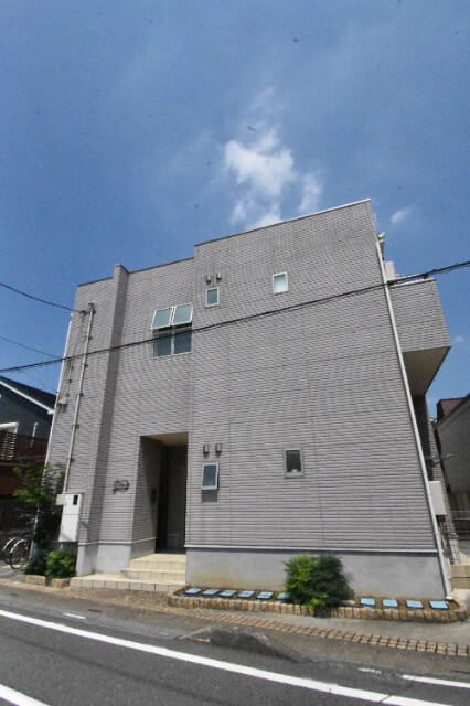 ��ʌ��@�c�s���U���ڂ̃A�p�[�g�̌����O��