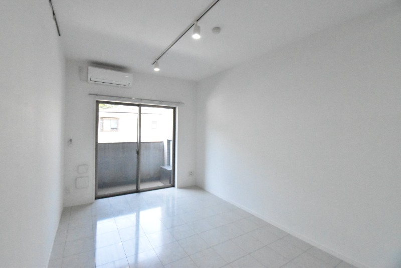 ��ʌ�����s������S���ڂ̃}���V�����̋��ԁE���r���O