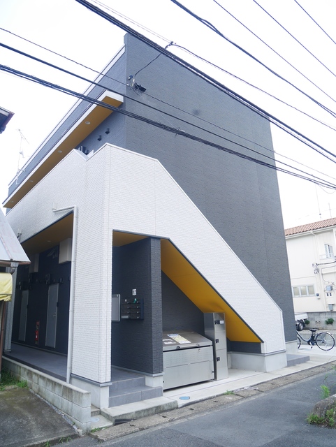 ��ʌ��������܎s�����擌��{�U����26-6�̃A�p�[�g�̌����O��