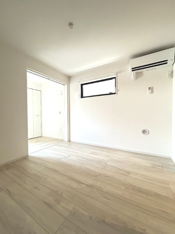 ��ʌ�����s�΋u�P���ڂ̃A�p�[�g�̋����E���r���O