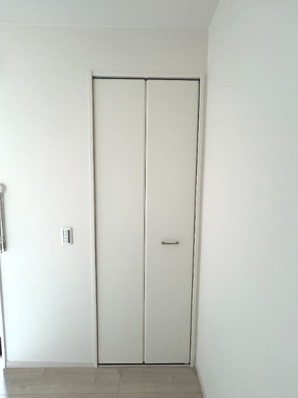 ��ʌ�����s�΋u�P���ڂ̃A�p�[�g�̎��[