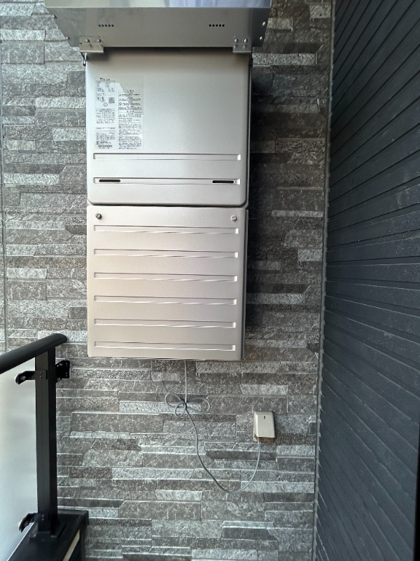 ��ʌ�����s�΋u�P���ڂ̃A�p�[�g�̃o���R�j�[