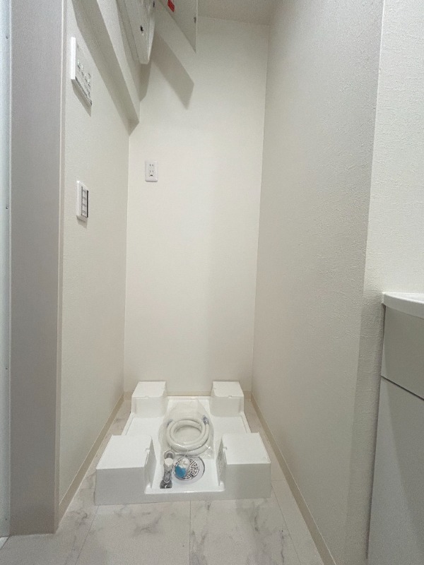 ��ʌ�����s�΋u�P���ڂ̃A�p�[�g�̂��̑��ݔ�