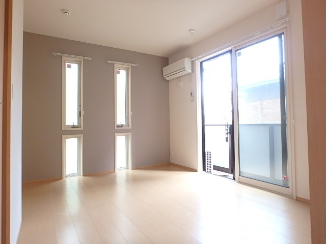 ��ʌ��������܎s��{����ؒ��Q���ڂ̃A�p�[�g�̋��ԁE���r���O