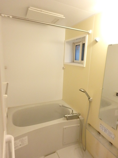 ��ʌ��������܎s��{����ؒ��Q���ڂ̃A�p�[�g�̃o�X