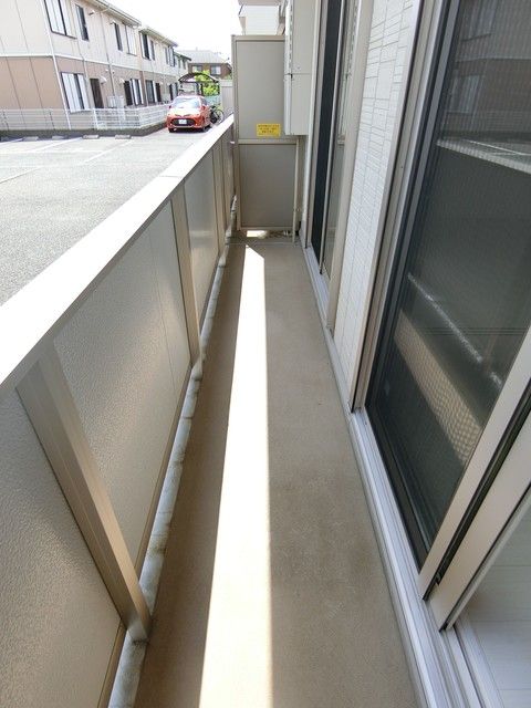 ��ʌ��������܎s�����擌��{�P���ڂ̃A�p�[�g�̃o���R�j�[