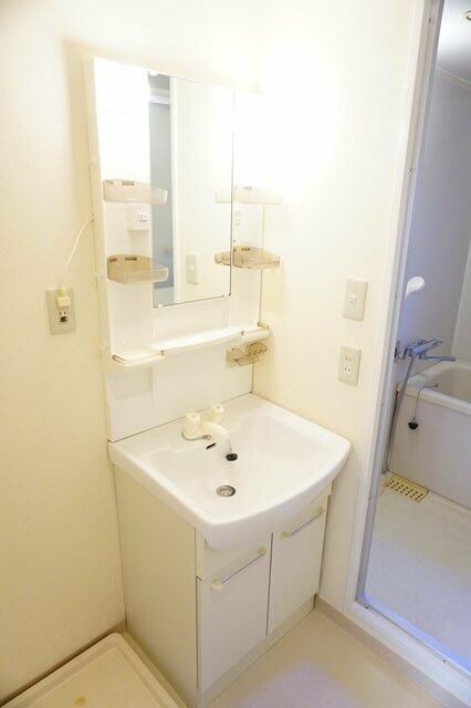 ��ʌ�����s�˒˂R���ڂ̃}���V�����̐��ʏ�