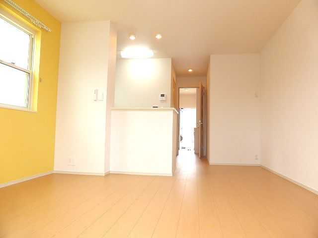 ��ʌ�����s�ђ��̃A�p�[�g�̋��ԁE���r���O