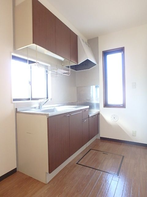 ��ʌ��������܎s������厚����̃e���X�n�E�X�̃L�b�`��