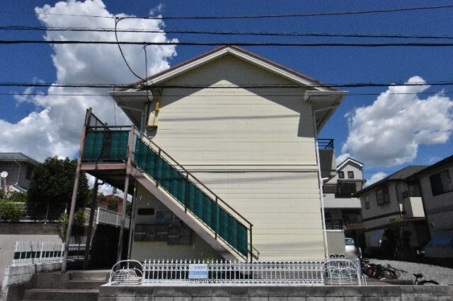 ��ʌ��������܎s�����擌��{�P����79-4�̃A�p�[�g�̌����O��