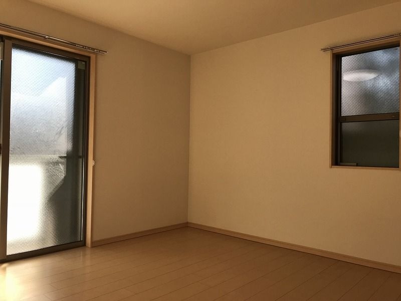 ��ʌ�����s�厚�V��h�̃A�p�[�g�̋��ԁE���r���O