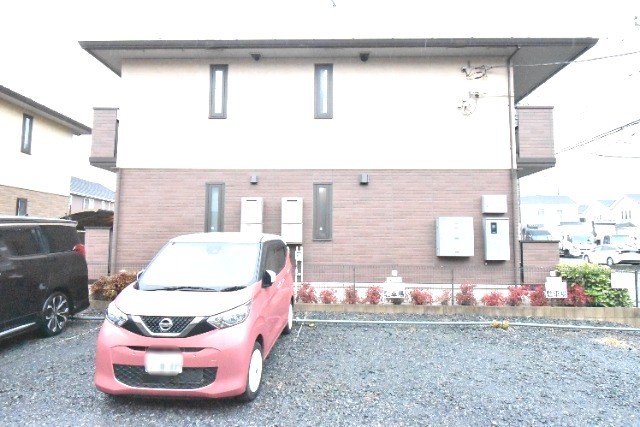 ��ʌ�����s�厚���s�k�J�̃A�p�[�g�̒��ԏ�