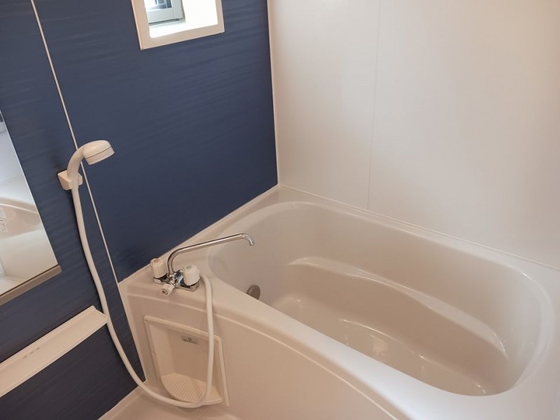 ��ʌ��t�����s�L���Q���ڂ̃A�p�[�g�̃o�X