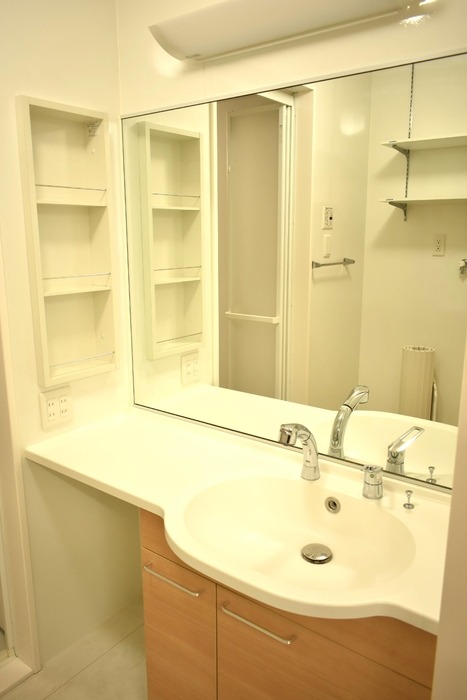 ��ʌ��������܎s����{�O���̃A�p�[�g�̐��ʏ�