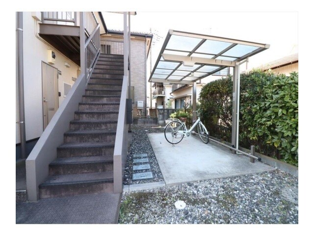 ��ʌ������s�������̃A�p�[�g�̃G���g�����X