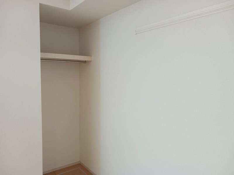 ��ʌ��t�����s�L���Q���ڂ̃A�p�[�g�̎��[