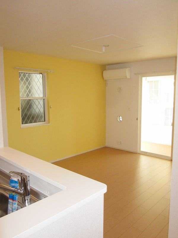 ��ʌ��@�c�s�@�c�T���ڂ̃A�p�[�g�̋��ԁE���r���O