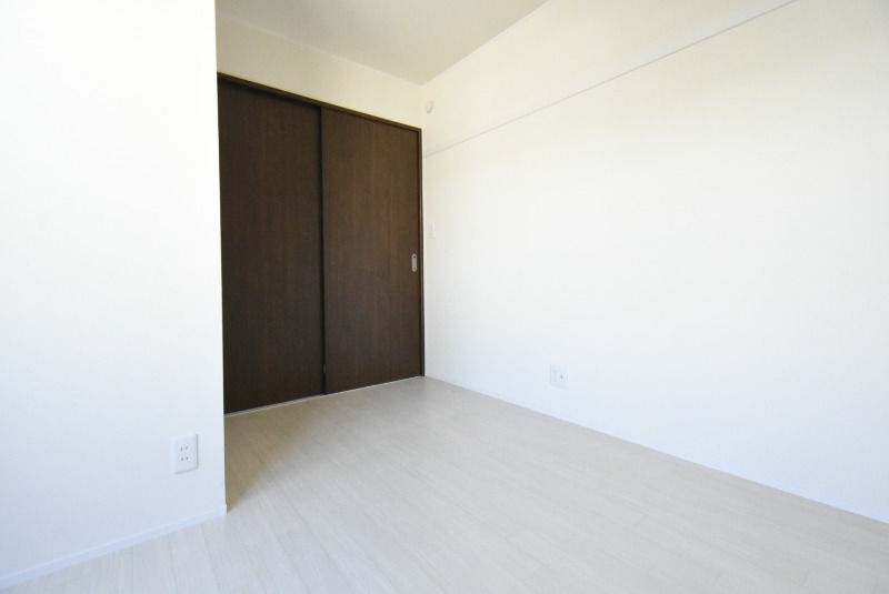 ��ʌ�����s�J�ÂQ���ڂ̃A�p�[�g�̂��̑������E�X�y�[�X