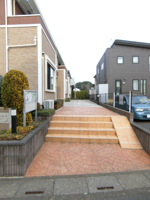 ��ʌ��@�c�s�@�c�T���ڂ̃A�p�[�g�̃G���g�����X